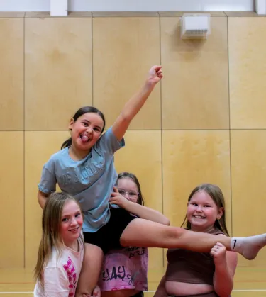 girls cheering 